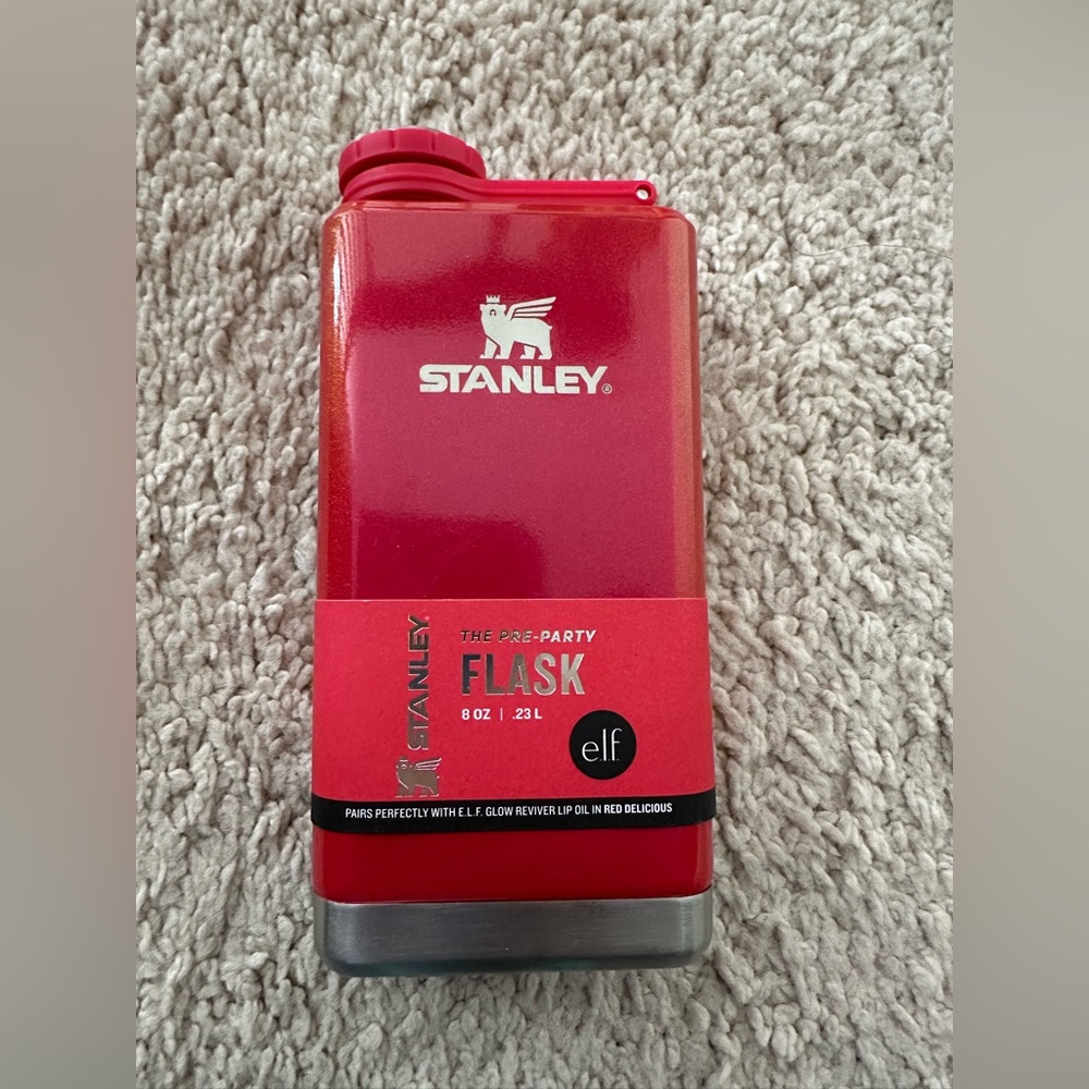 Stanley 8oz SOLD OUT Stainless Steel Pre-Party Flask red delicious- NWT